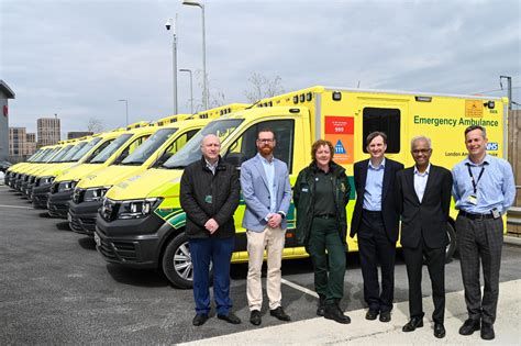 Ambulance servise .